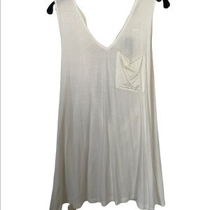 Very J. Sleeveless V-Neck Tank Cream Color Size Medium